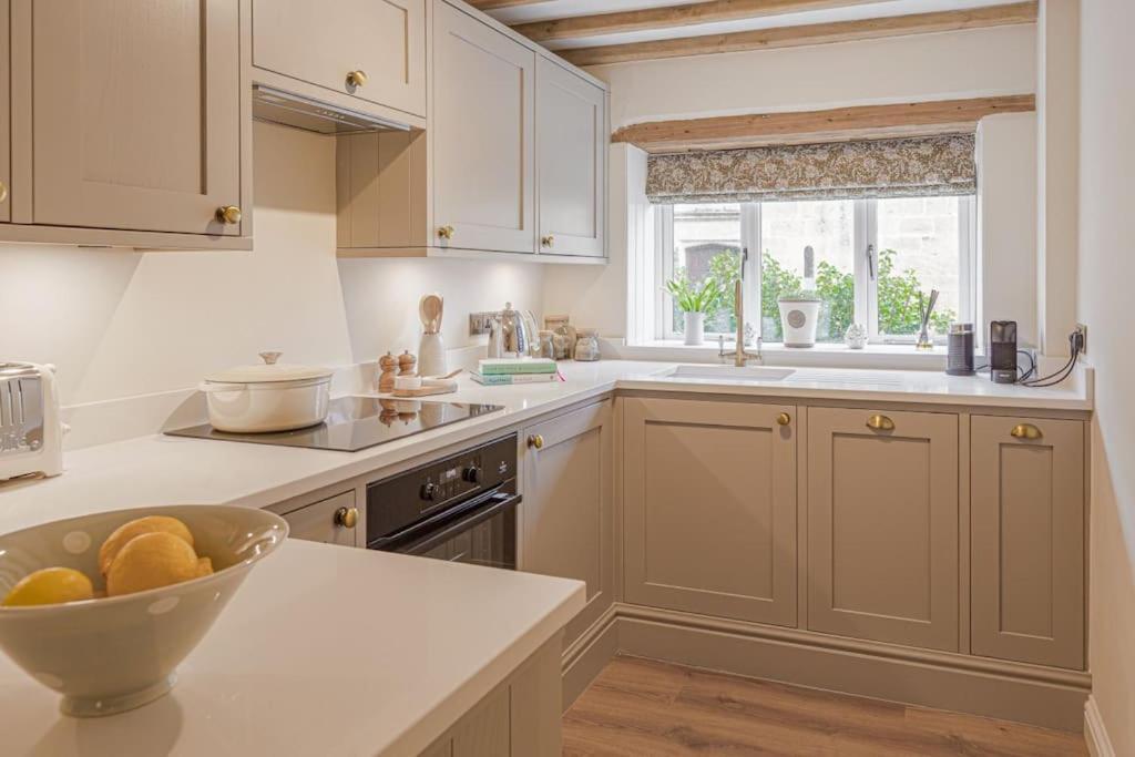 East Barn Cottage - Refurbished Barn Conversion! Weston Subedge Экстерьер фото