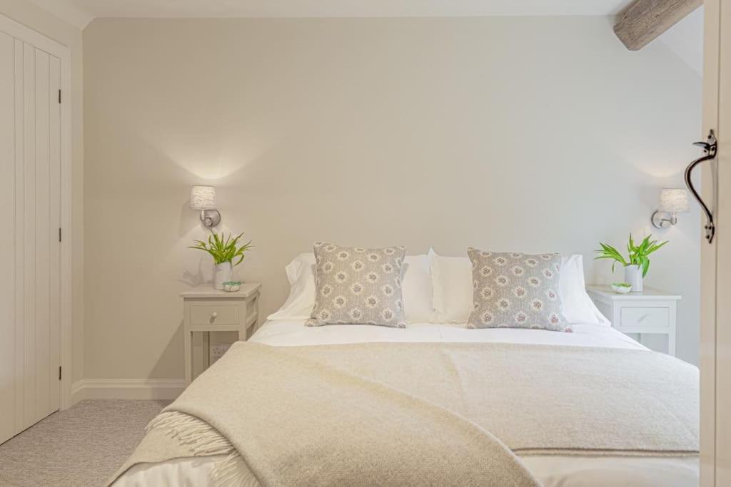 East Barn Cottage - Refurbished Barn Conversion! Weston Subedge Экстерьер фото