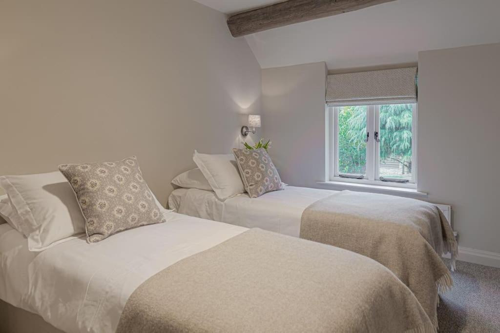 East Barn Cottage - Refurbished Barn Conversion! Weston Subedge Экстерьер фото